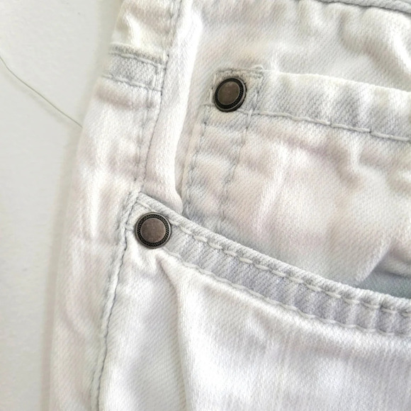 Jessica Simpson Bermuda Low Rise Washed Out Denim Shorts / Sz 30 - Picture 2 of 8